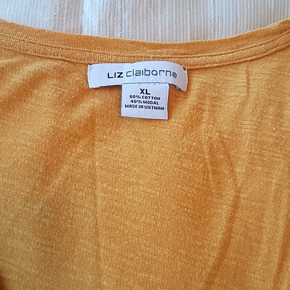 Liz Claiborne size XL top.   (T) - Picture 3 of 3